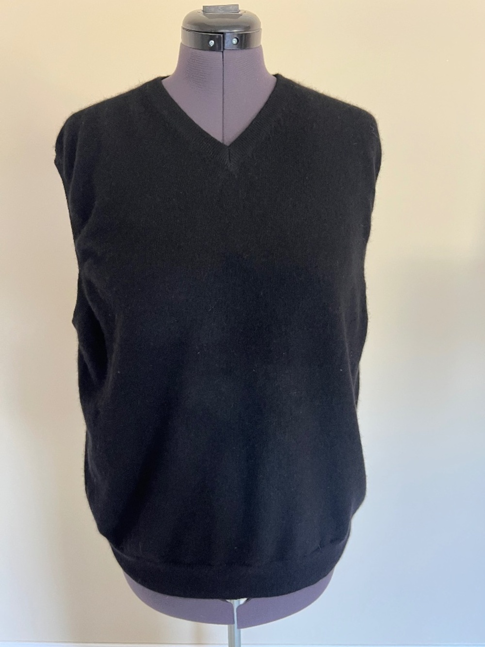 Club Room Sweater Vest V-Neck Soft Luxury Casual Black 100% Fine Cashmere Sz XL